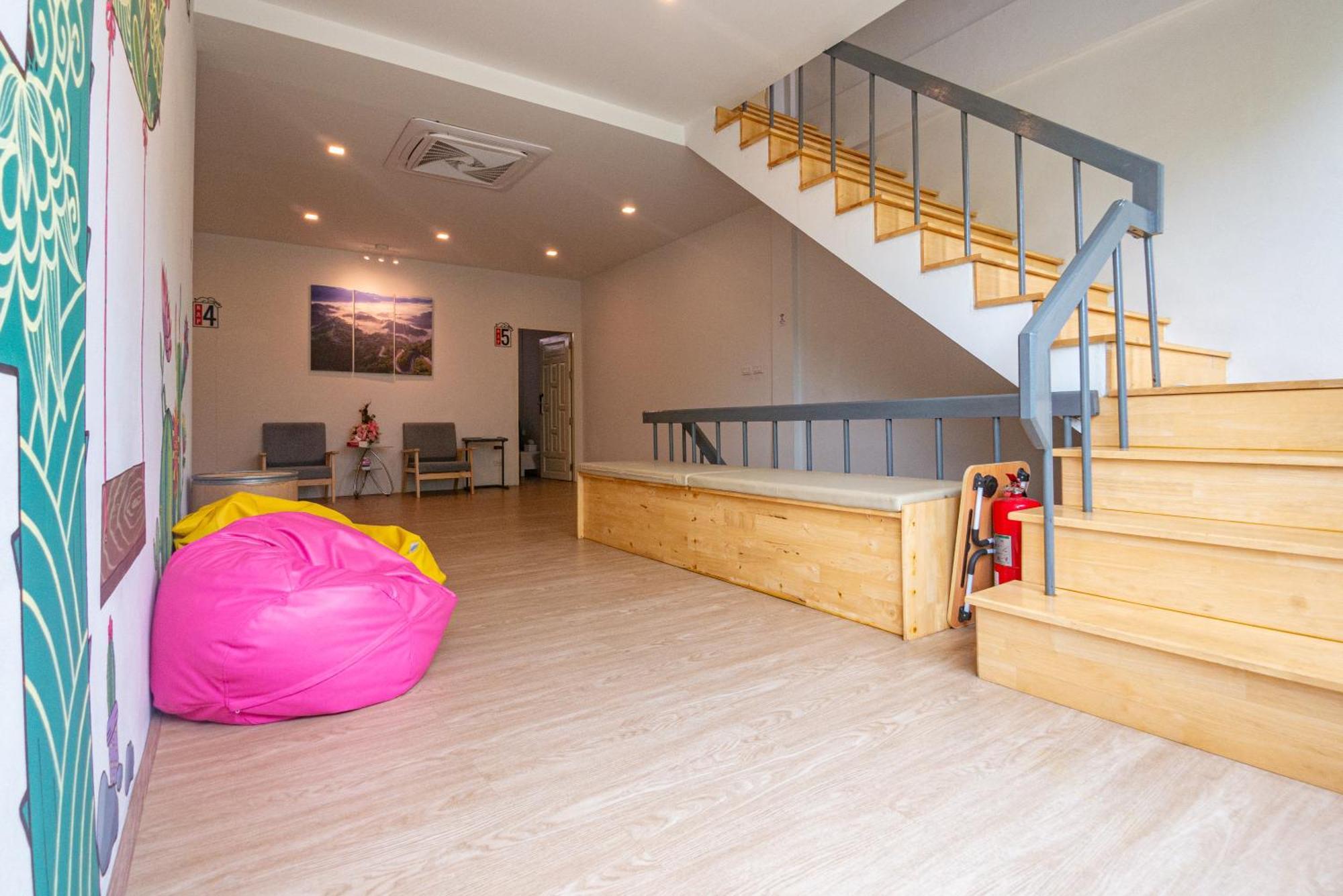 Paknap Hostel Нан Екстериор снимка