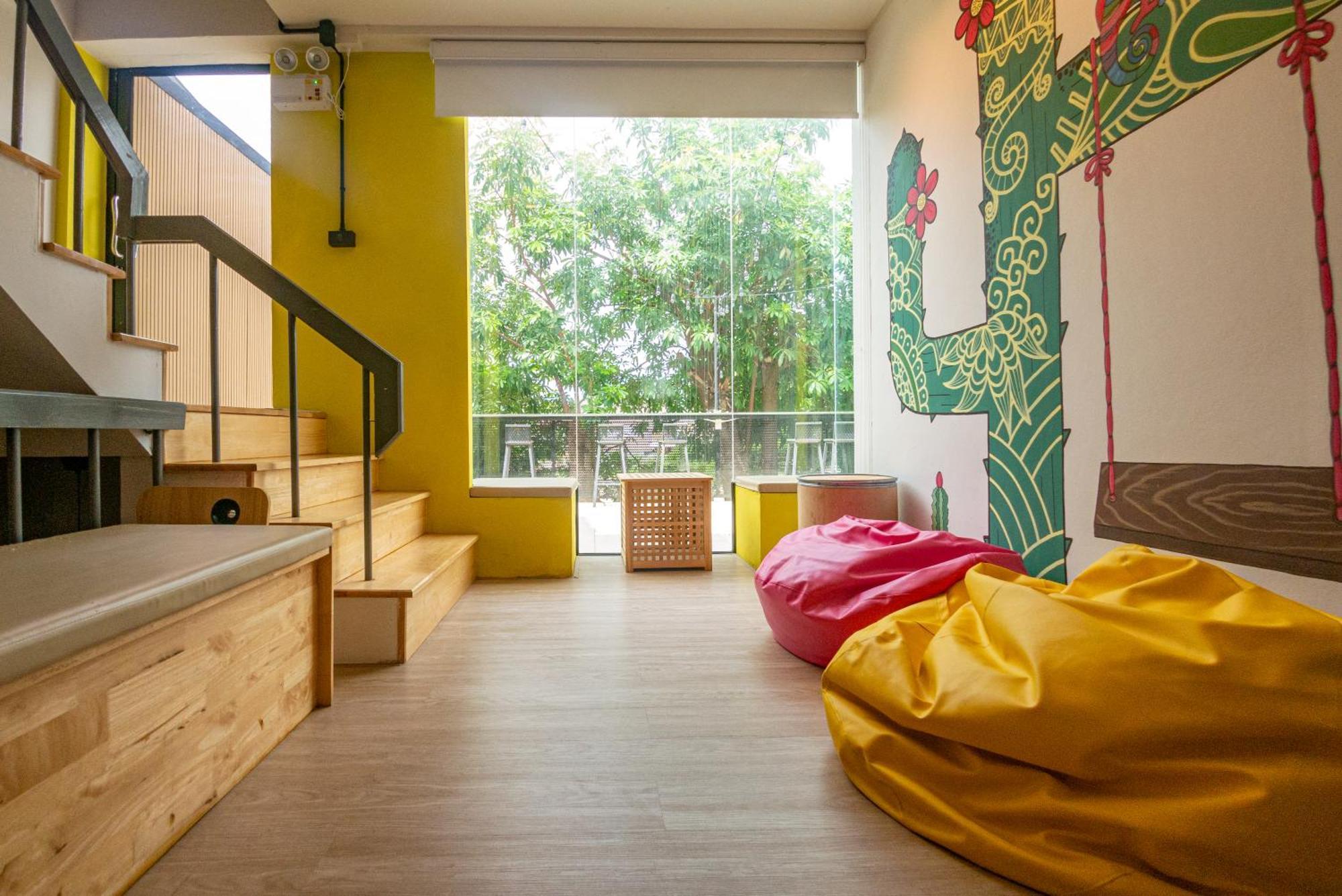 Paknap Hostel Нан Екстериор снимка