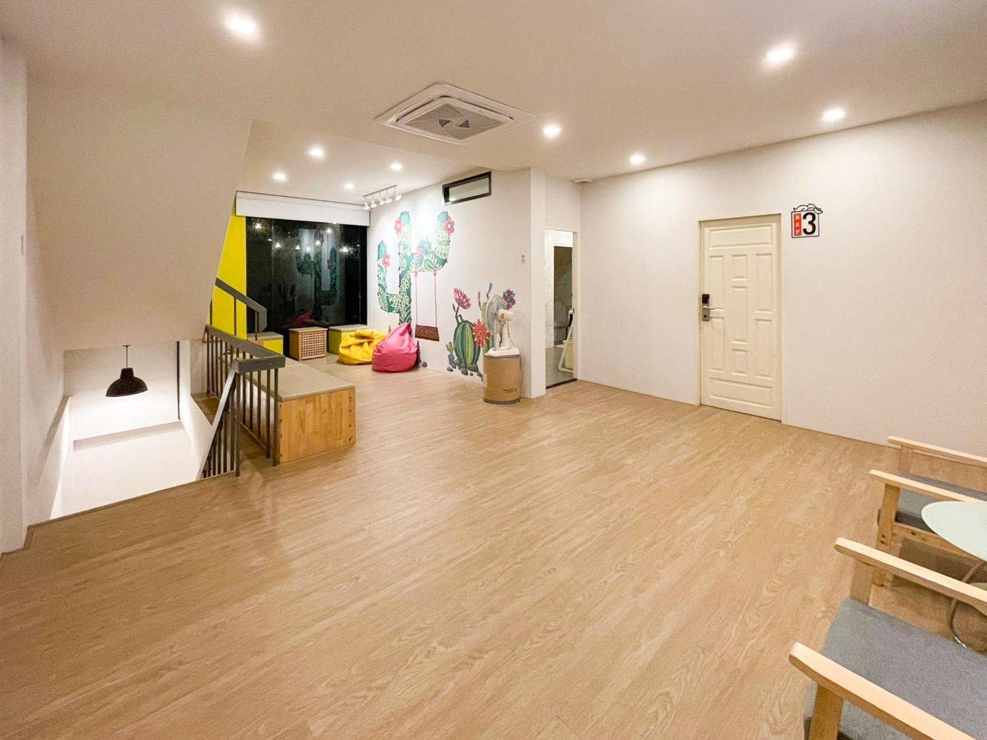 Paknap Hostel Нан Екстериор снимка